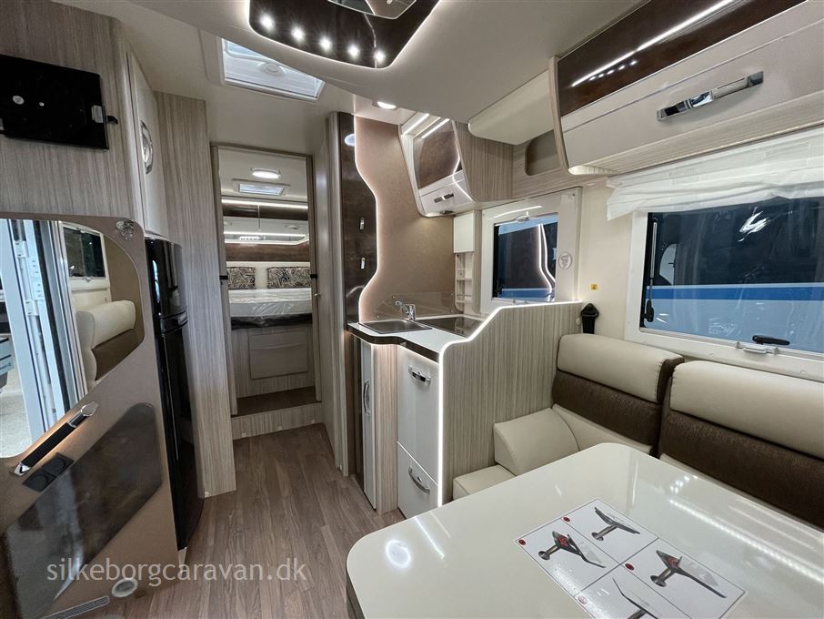 Elnagh T-Loft 582